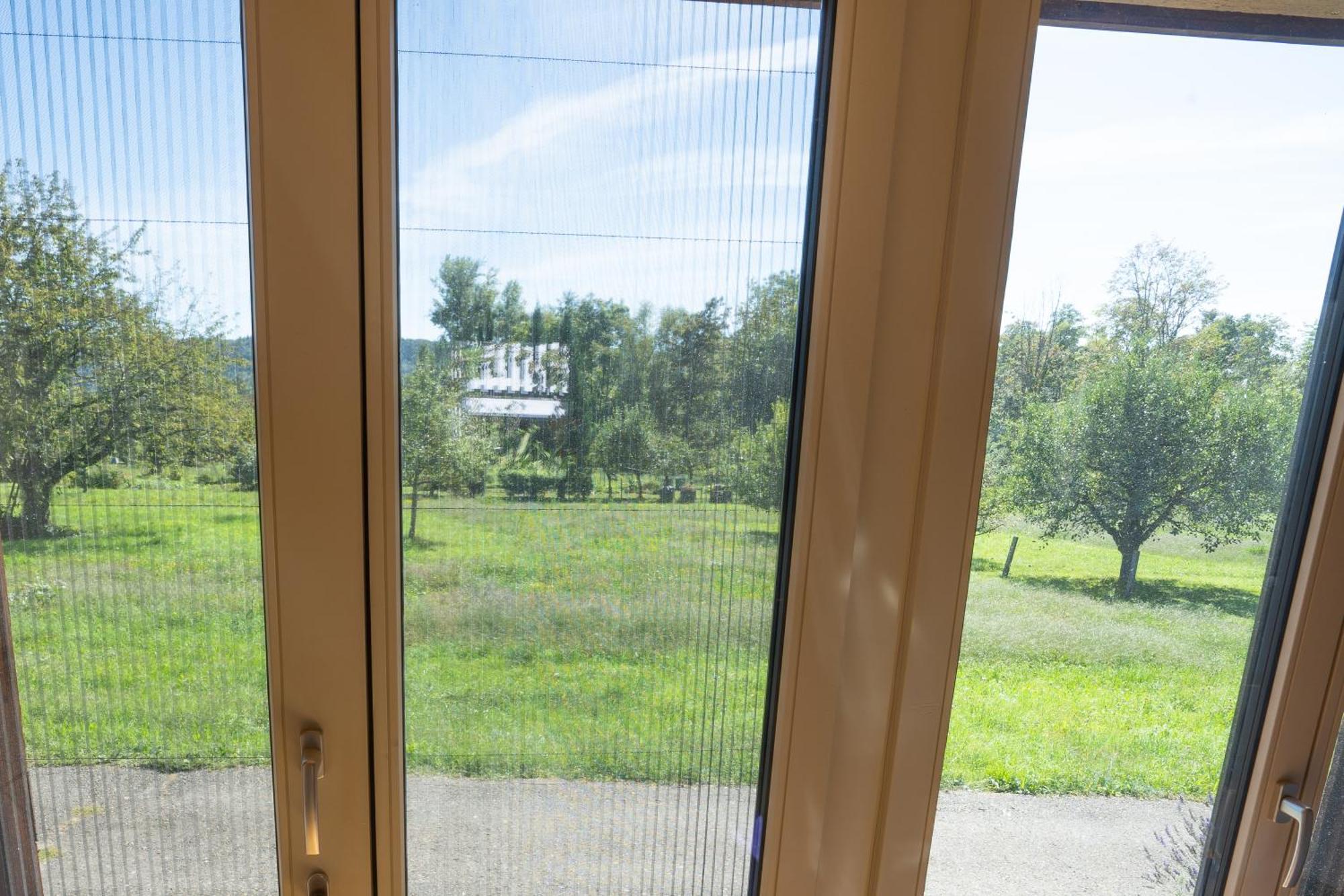 ברוג Tiny House Chez Claudine - Relaxen, Workspace, Naehe Thermen, Netflix, Free Parking & Wifi מראה חיצוני תמונה